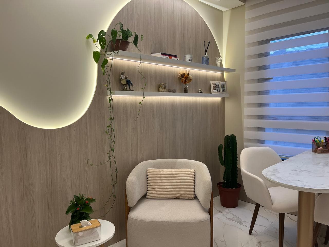 Ambiente de consultório de psicologia aconchegante